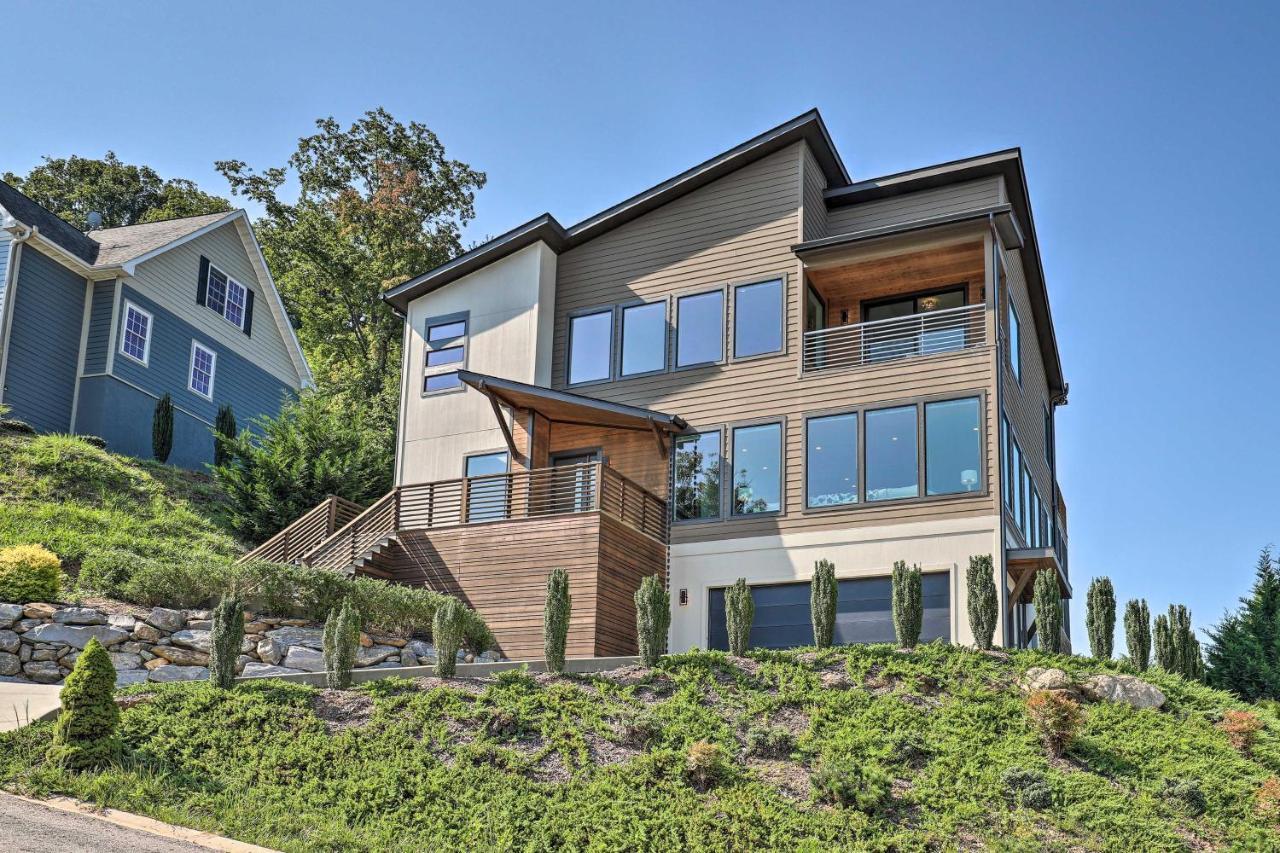Luxe With Stunning Mountain Views! *